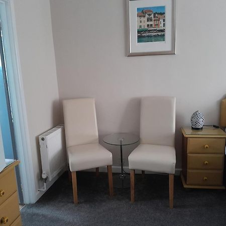 Relax At Rosscourt Guest House-Free On Site Parking (Adults Only) Bournemouth Ngoại thất bức ảnh