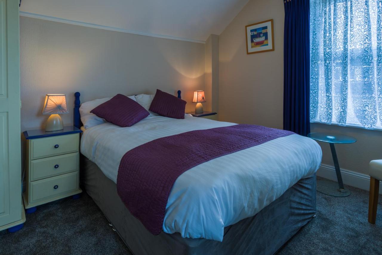 Relax At Rosscourt Guest House-Free On Site Parking (Adults Only) Bournemouth Ngoại thất bức ảnh