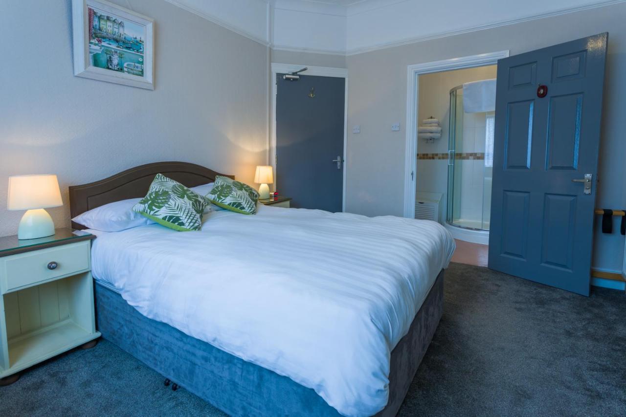 Relax At Rosscourt Guest House-Free On Site Parking (Adults Only) Bournemouth Ngoại thất bức ảnh