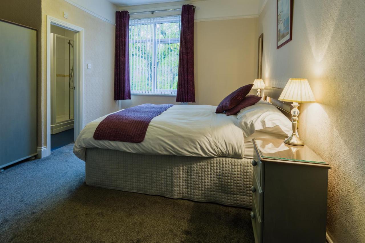 Relax At Rosscourt Guest House-Free On Site Parking (Adults Only) Bournemouth Ngoại thất bức ảnh