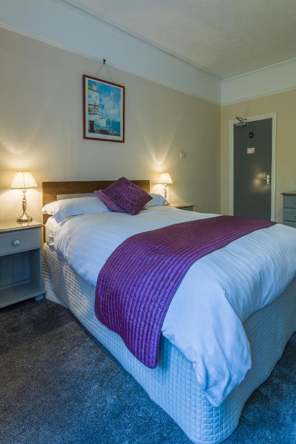 Relax At Rosscourt Guest House-Free On Site Parking (Adults Only) Bournemouth Ngoại thất bức ảnh