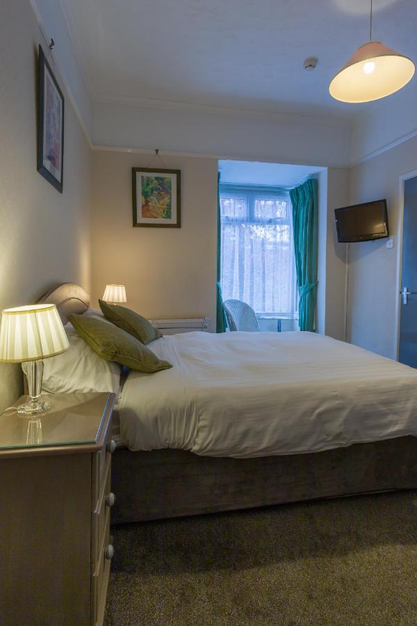 Relax At Rosscourt Guest House-Free On Site Parking (Adults Only) Bournemouth Ngoại thất bức ảnh