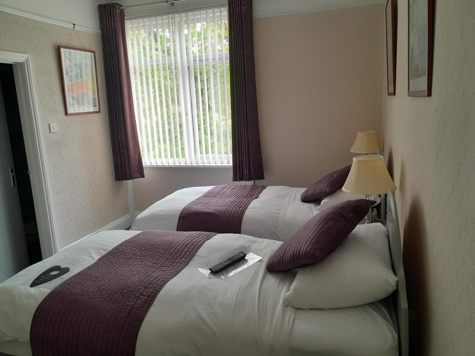 Relax At Rosscourt Guest House-Free On Site Parking (Adults Only) Bournemouth Ngoại thất bức ảnh