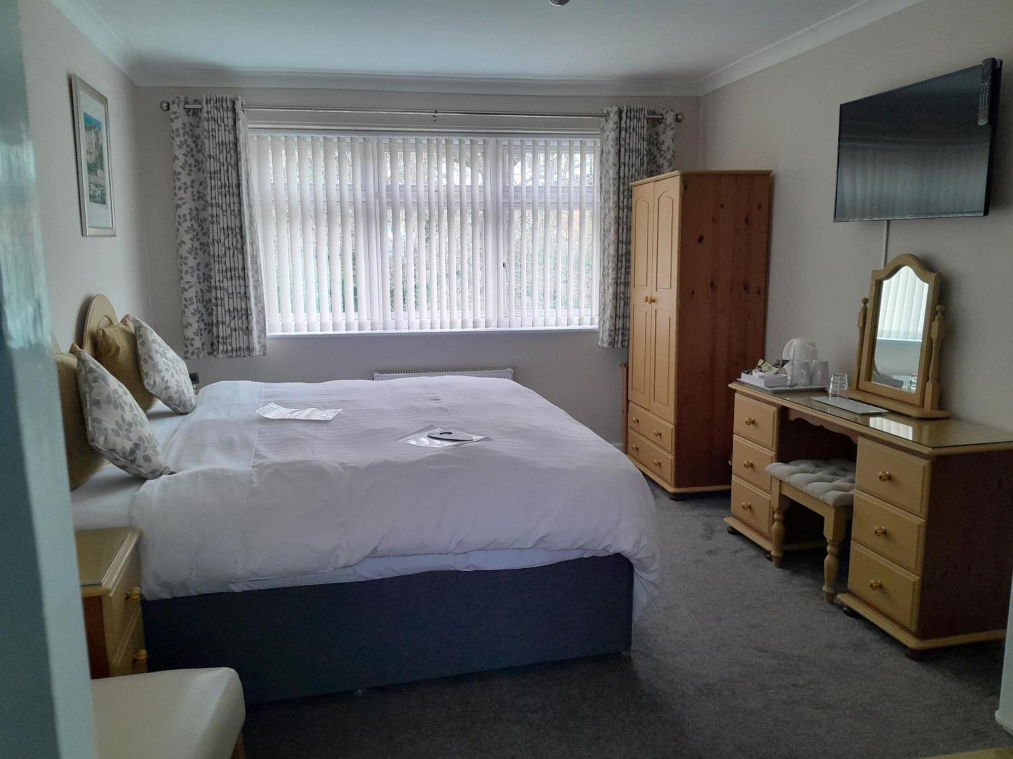 Relax At Rosscourt Guest House-Free On Site Parking (Adults Only) Bournemouth Ngoại thất bức ảnh