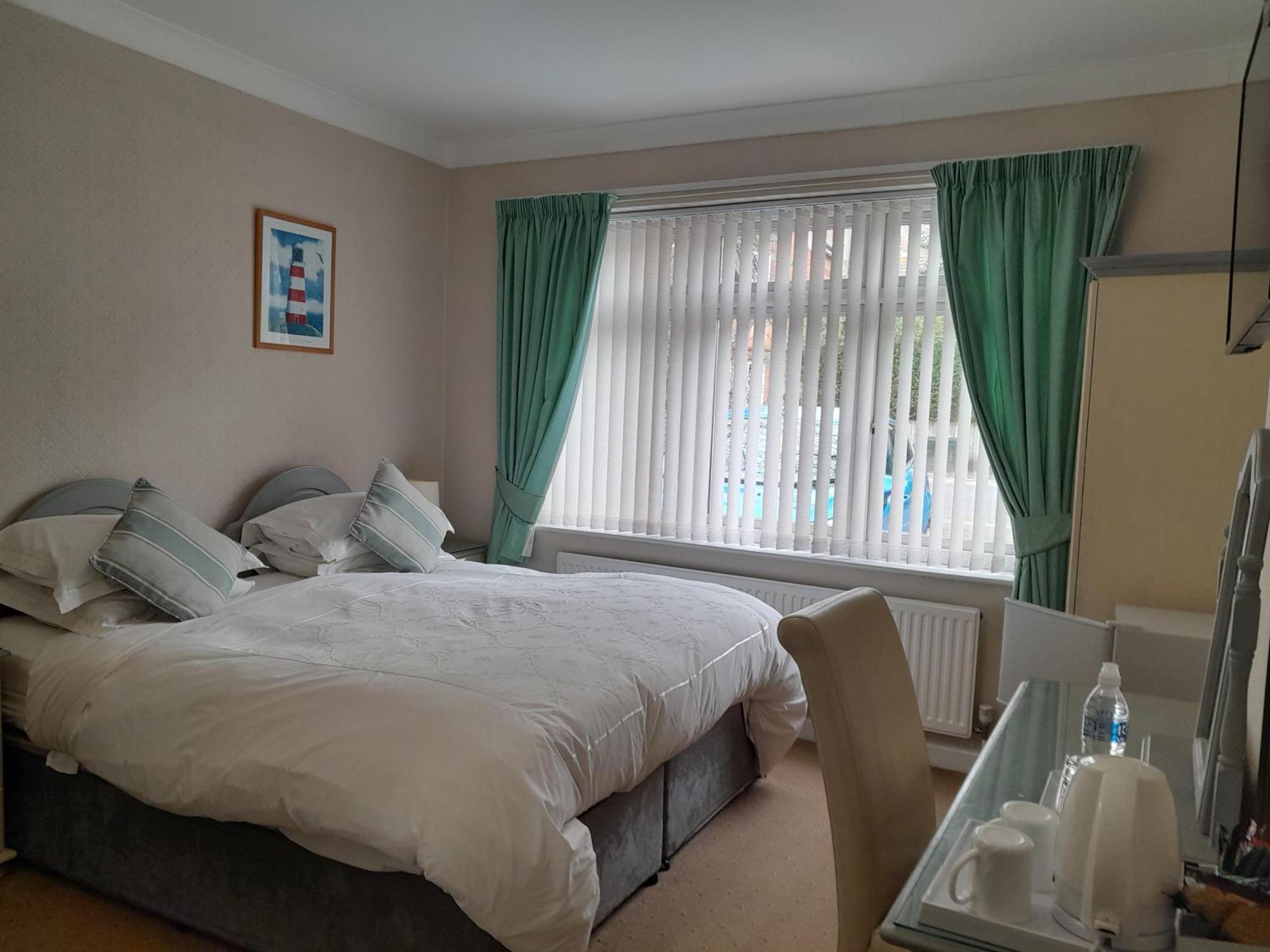 Relax At Rosscourt Guest House-Free On Site Parking (Adults Only) Bournemouth Ngoại thất bức ảnh