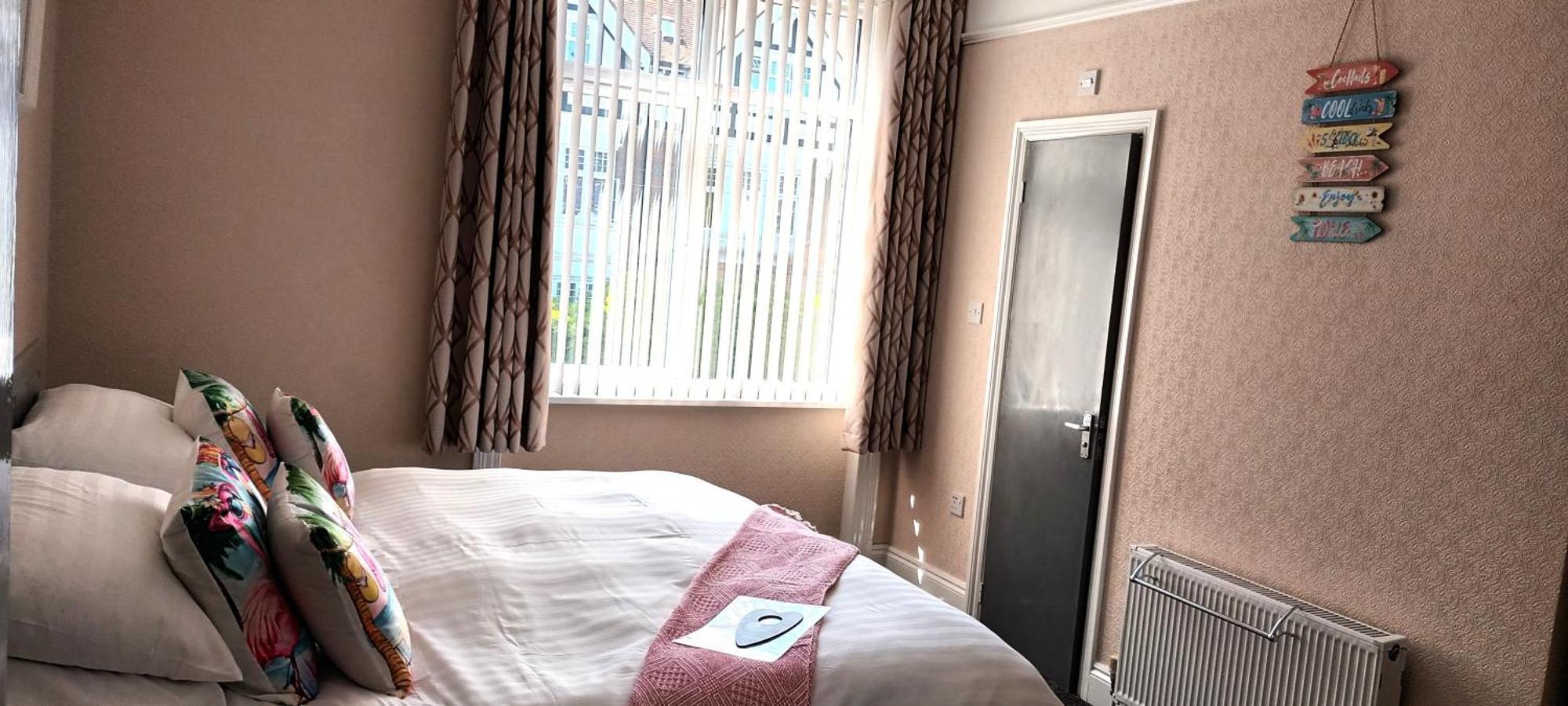 Relax At Rosscourt Guest House-Free On Site Parking (Adults Only) Bournemouth Ngoại thất bức ảnh